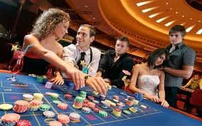 Berbagai meja Casino Hold'em prada118 dengan batas taruhan berbeda yang tersedia untuk semua tingkat keahlian pemain